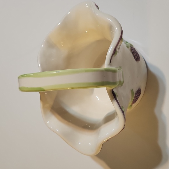 Vintage Sigma The Tastesetter by Andrea West Ceramic Basket with Embossed Grapes - Picture 4 of 11